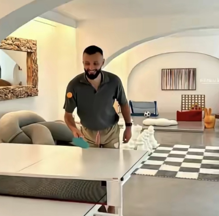 的前锋, 足球界的C