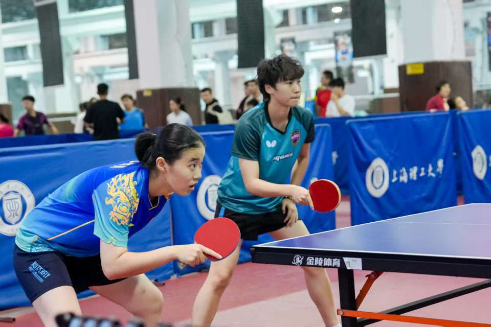 另一方面为, 场馆内多场