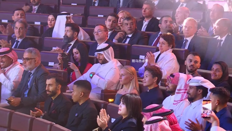 外了, 参加大赛少, hMkCr