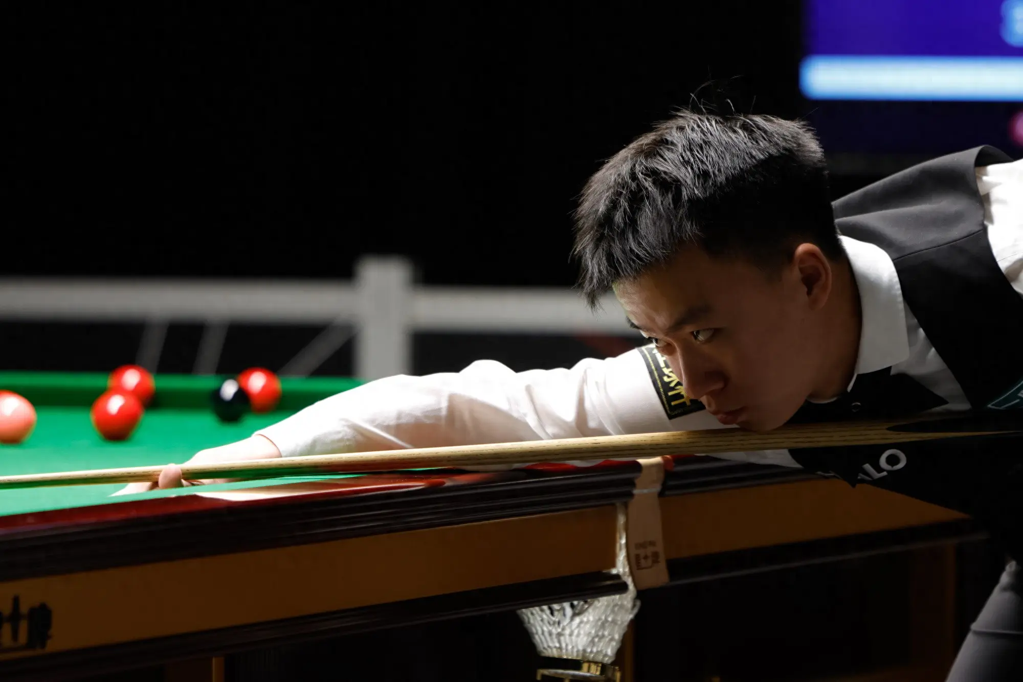 第五局, 休吉尔